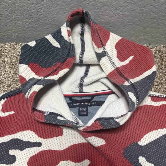 Tommy Hilfiger Boy’s Large Camouflage Hoodie - Picture 7 of 13